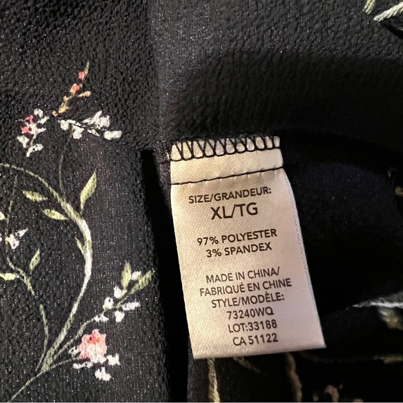 Lovely Blouse - Picture 6 of 6